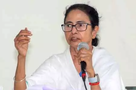 ममता बनाम हिमंत, Bengali भाषियों और सीमा पर घुसपैठ को लेकर ताज़ा वाकयुद्ध ममता बनाम हिमंत, Bengali भाषियों और सीमा पर घुसपैठ को लेकर ताज़ा वाकयुद्ध