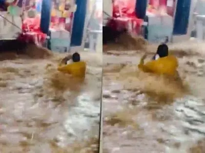Ajmer : ख्वाजा दरगाह के पास बाढ़ में फंसे श्रद्धालु को बचाया गया Ajmer : ख्वाजा दरगाह के पास बाढ़ में फंसे श्रद्धालु को बचाया गया