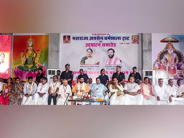 दिल्ली की सीएम रेखा गुप्ता, सीएम नायब सिंह सैनी ने जुलाना में महाराज अग्रसेन धर्मशाला का किया उद्घाटन दिल्ली की सीएम रेखा गुप्ता, सीएम नायब सिंह सैनी ने जुलाना में महाराज अग्रसेन धर्मशाला का किया उद्घाटन