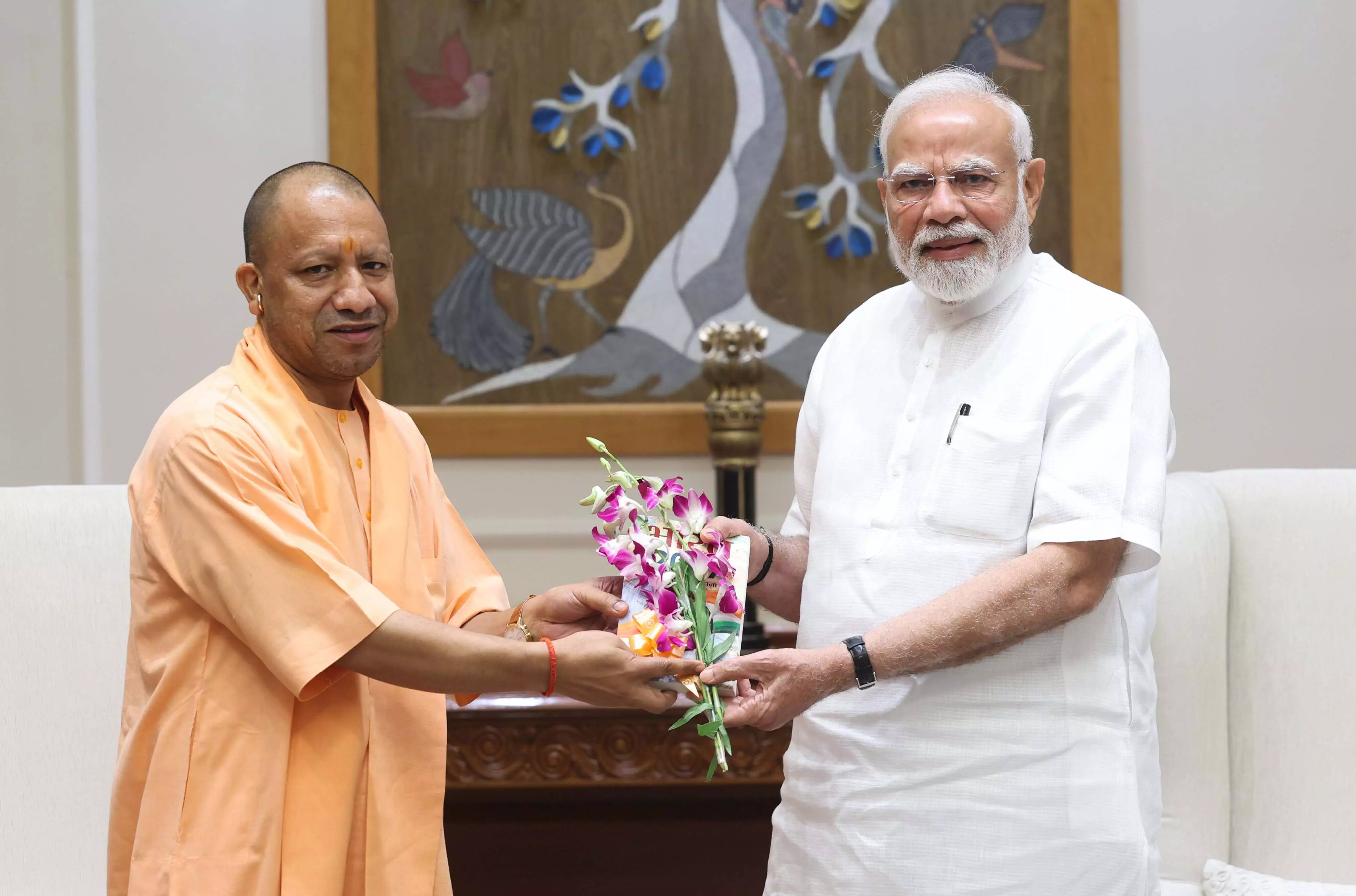 मुख्यमंत्री योगी आदित्यनाथ ने की प्रधानमंत्री नरेंद्र मोदी से मुलाकात मुख्यमंत्री योगी आदित्यनाथ ने की प्रधानमंत्री नरेंद्र मोदी से मुलाकात