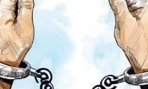 Tamil Nadu : नशीले पदार्थ रखने के आरोप में 7 गिरफ्तार Tamil Nadu : नशीले पदार्थ रखने के आरोप में 7 गिरफ्तार