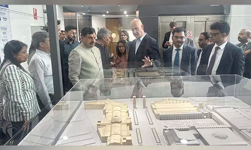 सीएम मोहन यादव ने बार्सिलोना में कपड़ा मशीनरी कंपनियों के साथ गोलमेज बैठक की