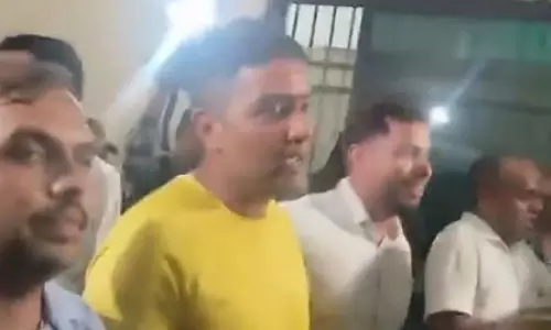 अनवर के होटल में गिनती के बाद चैतन्य के पास पहुँचता था पैसा, 1 हजार करोड़ की काली कमाई का राज अनवर के होटल में गिनती के बाद चैतन्य के पास पहुँचता था पैसा, 1 हजार करोड़ की काली कमाई का राज