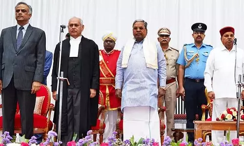 विभु भाखरू ने कर्नाटक HC के मुख्य न्यायाधीश के रूप में शपथ ली विभु भाखरू ने कर्नाटक HC के मुख्य न्यायाधीश के रूप में शपथ ली
