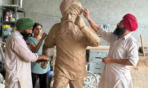 ड्राइवर स्थानीय, मानवता दिखा सकते, Fauja Sing के बेटे