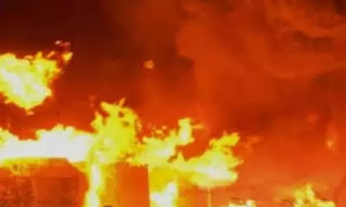 Assam के श्रीभूमि में जमजम मार्केट कॉम्प्लेक्स में भीषण आग लगी Assam के श्रीभूमि में जमजम मार्केट कॉम्प्लेक्स में भीषण आग लगी