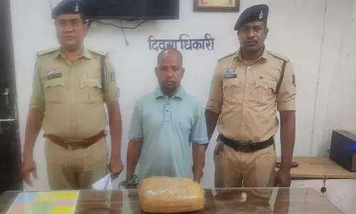 PWD ओवरब्रिज के नीचे गांजा तस्कर गिरफ्तार