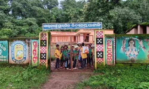 टीकाकरण के बाद 6 छात्र अस्पताल में भर्ती; जांच के आदेश