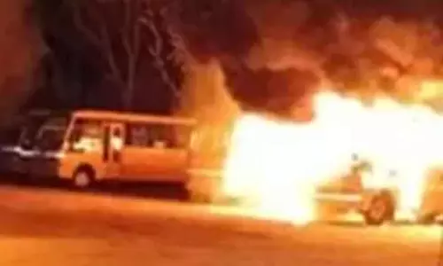 Tirunelveli में स्कूल बसों में आग लगाने के आरोप में कॉलेज छात्र गिरफ्तार