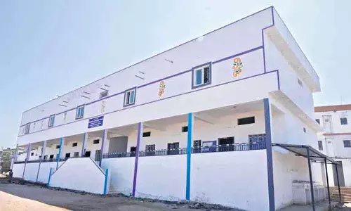 Telangana के आवासीय विद्यालयों में छात्रों की आत्महत्या और भोजन विषाक्तता की बढ़ती घटनाओं से आक्रोश