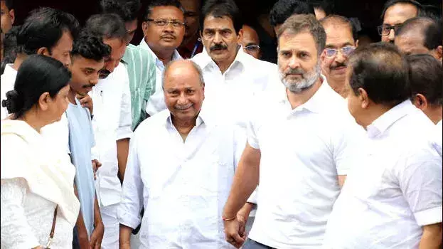 Kerala में कांग्रेस रणनीति को लेकर राहुल-एंटनी की अहम बैठक Kerala में कांग्रेस रणनीति को लेकर राहुल-एंटनी की अहम बैठक
