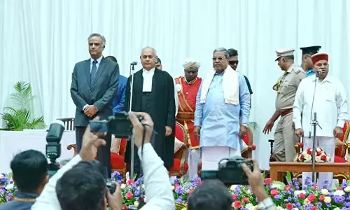 न्यायमूर्ति विभु बाखरू ने कर्नाटक HC के मुख्य न्यायाधीश के रूप में शपथ ली