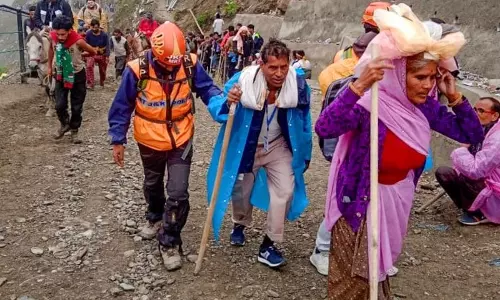 Amarnath यात्रा फिर से शुरू, 7,900 तीर्थयात्रियों का नया जत्था रवाना