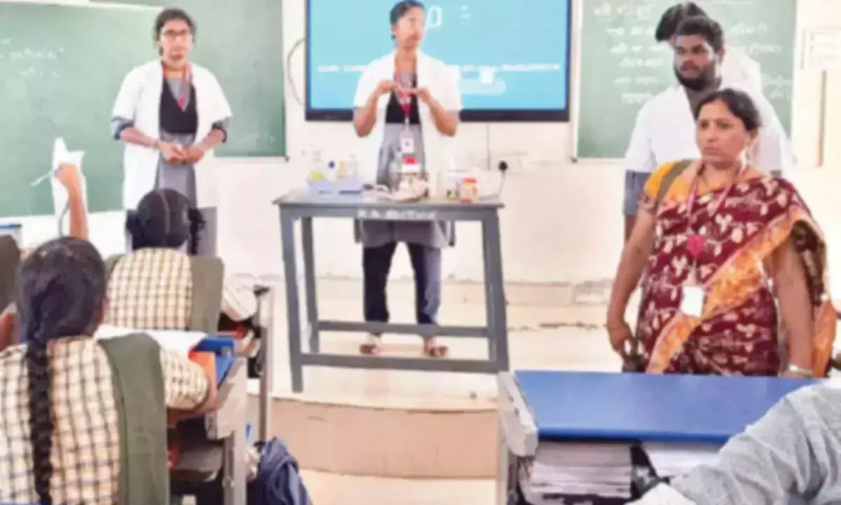 Andhra: लैब टू स्कूल पहल ने जिज्ञासा बढ़ाई Andhra: लैब टू स्कूल पहल ने जिज्ञासा बढ़ाई