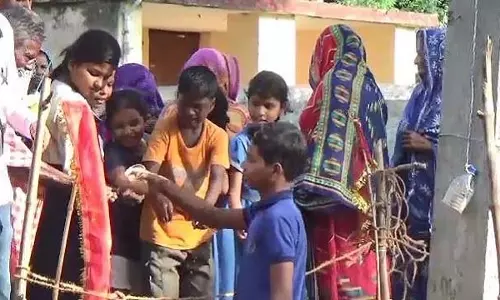 नयागढ़ में जमीन से उभरने लगा गर्म पानी, स्थानीय लोग चौंके