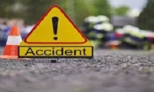 Khordha : बस ने दूसरी बस को टक्कर मारी, यात्री बाल-बाल बचे