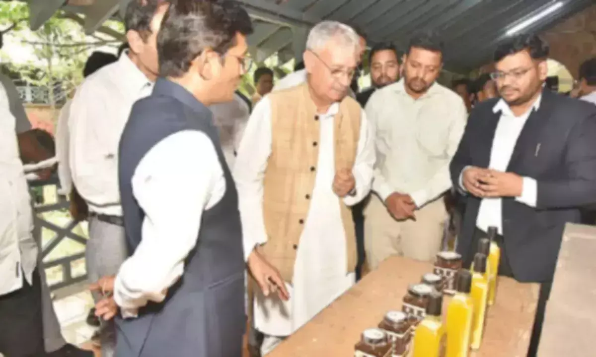 Andhra: केंद्रीय मंत्री ने ADP जिलों को हरसंभव सहायता देने का वादा किया Andhra: केंद्रीय मंत्री ने ADP जिलों को हरसंभव सहायता देने का वादा किया