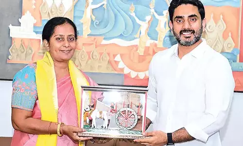 सरकारी स्कूलों के सामने नो एंट्री के बोर्ड लगाए जाने चाहिए : Minister Nara Lokesh