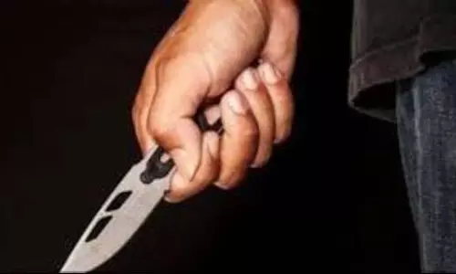 Chandigarh : सेक्टर 49 में तीन युवकों ने 16 साल के लड़के को चाकू मारा