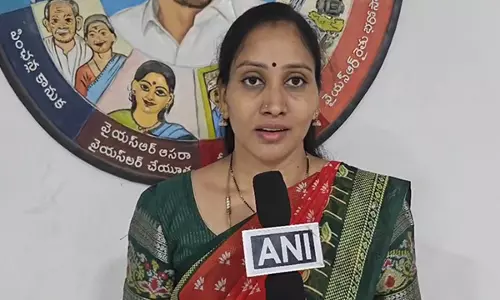YSRCP की नादिया ने टीडीपी विधायक से माफी की मांग की