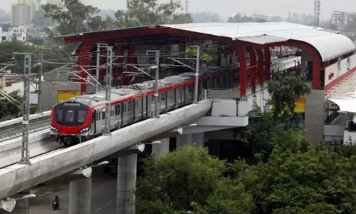 Lucknow: लखनऊ मेट्रो में हाई वोल्टेज ड्रामा, स्टाफ ने लिया कड़ा एक्शन