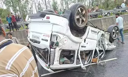 Mandya : डीसीएम डीके शिवकुमार का काफिला पलटा, चार घायल
