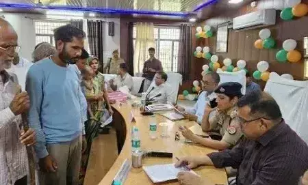 Farrukhabad: समाधान दिवस में जनता की आवाज़, 117 शिकायतें दर्ज, 19 निस्तारित