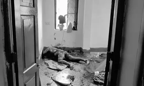 Jamshedpur: बंद कमरे में मिला खून से लथपथ शव, हत्या की आशंका