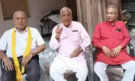 Farrukhabad: आज सेवानिवृत्त शिक्षकों का सम्मेलन, महत्वपूर्ण मामलों पर होगा विमर्श Farrukhabad: आज सेवानिवृत्त शिक्षकों का सम्मेलन, महत्वपूर्ण मामलों पर होगा विमर्श