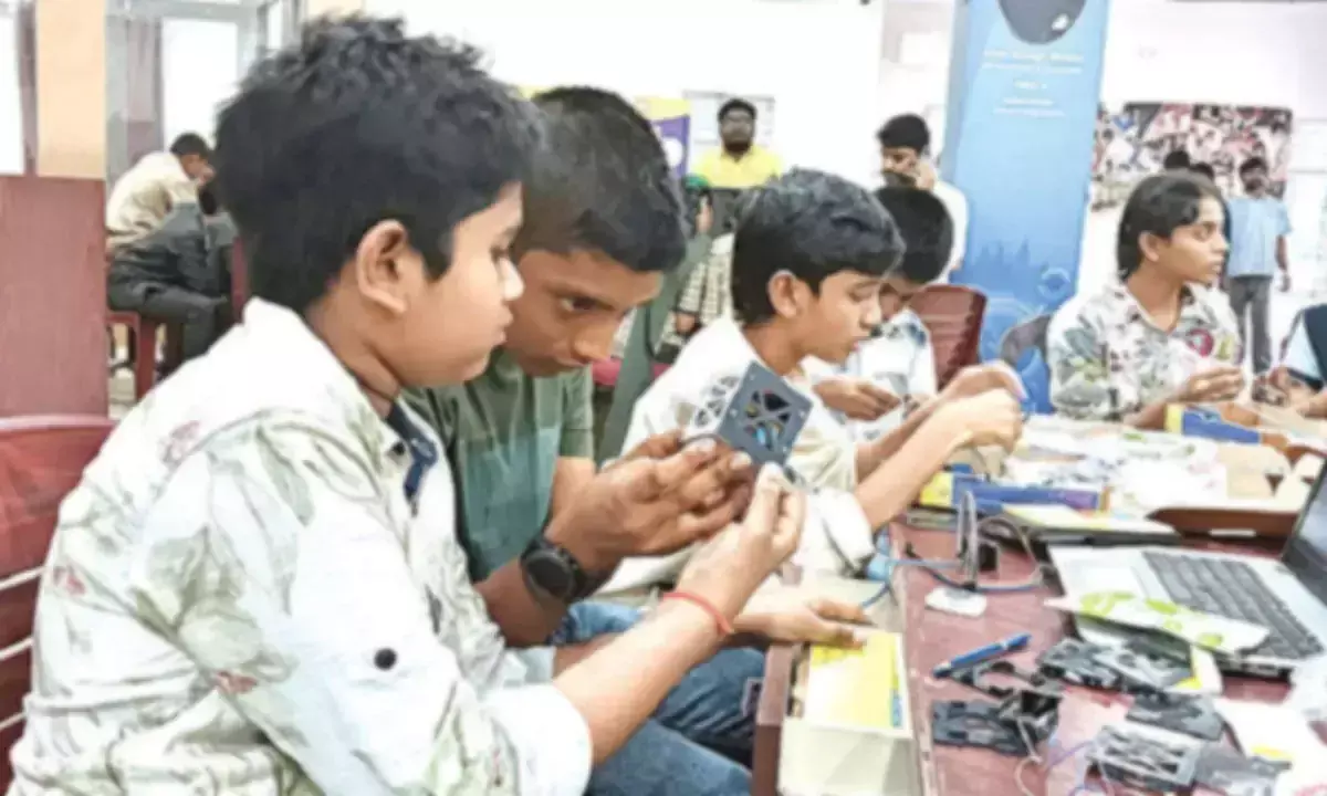 Andhra: RSC ने उपग्रह निर्माण कार्यशाला आयोजित की