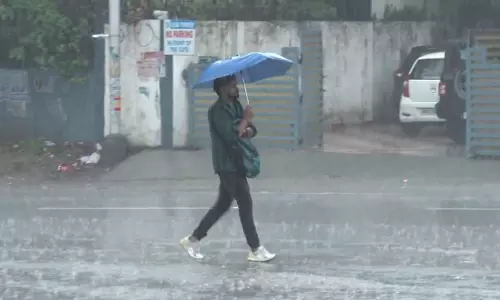 Dehradun: भारी बारिश की आशंका, कुमाऊं में SDRF और राहत टीमें सतर्क Dehradun: भारी बारिश की आशंका, कुमाऊं में SDRF और राहत टीमें सतर्क