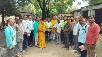 Ballia: दुख की घड़ी में साथ आए शिक्षक Ballia: दुख की घड़ी में साथ आए शिक्षक