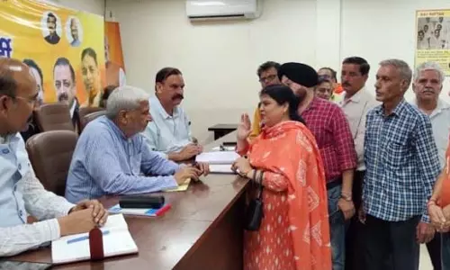 शाम लाल-मोहन लाल ने BJP मुख्यालय में सुनी जनता की शिकायतें शाम लाल-मोहन लाल ने BJP मुख्यालय में सुनी जनता की शिकायतें