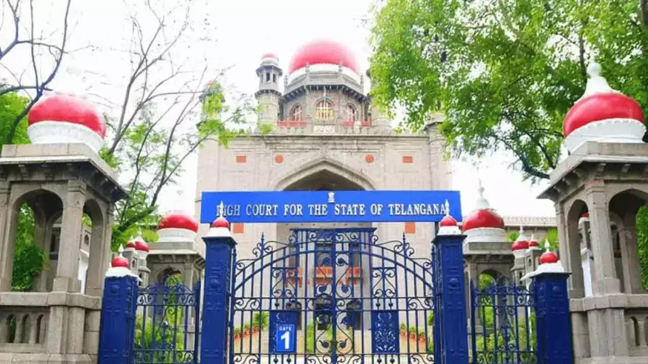 मुख्य सचिव को जांच पैनल गठित करने का निर्देश देने के लिए हाईकोर्ट में याचिका मुख्य सचिव को जांच पैनल गठित करने का निर्देश देने के लिए हाईकोर्ट में याचिका