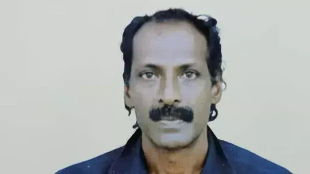 Kerala : छात्र ने आत्महत्या से पहले फल विक्रेता को ठहराया जिम्मेदार, इलाके में तनाव Kerala : छात्र ने आत्महत्या से पहले फल विक्रेता को ठहराया जिम्मेदार, इलाके में तनाव