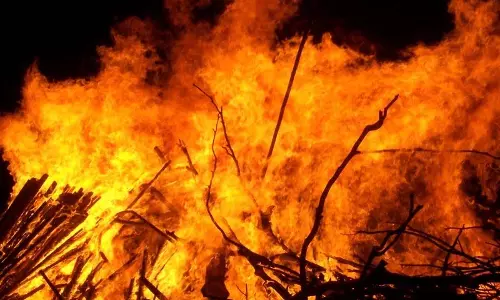 Assam के श्रीभूमि में जमजम मार्केट कॉम्प्लेक्स में लगी भीषण आग Assam के श्रीभूमि में जमजम मार्केट कॉम्प्लेक्स में लगी भीषण आग