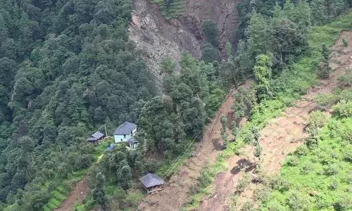 Seraj में मिट्टी का कटाव और चट्टान गिरने का खतरा
