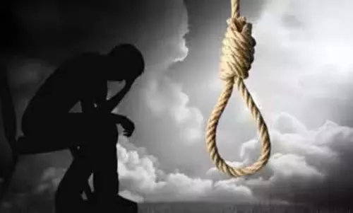 धूम्रपान के बारे में टोके जाने से 12वीं कक्षा के छात्र ने फांसी ली धूम्रपान के बारे में टोके जाने से 12वीं कक्षा के छात्र ने फांसी ली