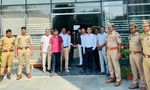 Lucknow: बकाया भुगतान न करने पर सहारा की 3 इमारतें सील Lucknow: बकाया भुगतान न करने पर सहारा की 3 इमारतें सील