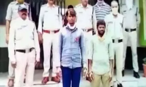 Bhopal : कंकाल के अवशेष और एक जोड़ी चप्पलों से हत्यारों तक पहुंचा गया Bhopal : कंकाल के अवशेष और एक जोड़ी चप्पलों से हत्यारों तक पहुंचा गया