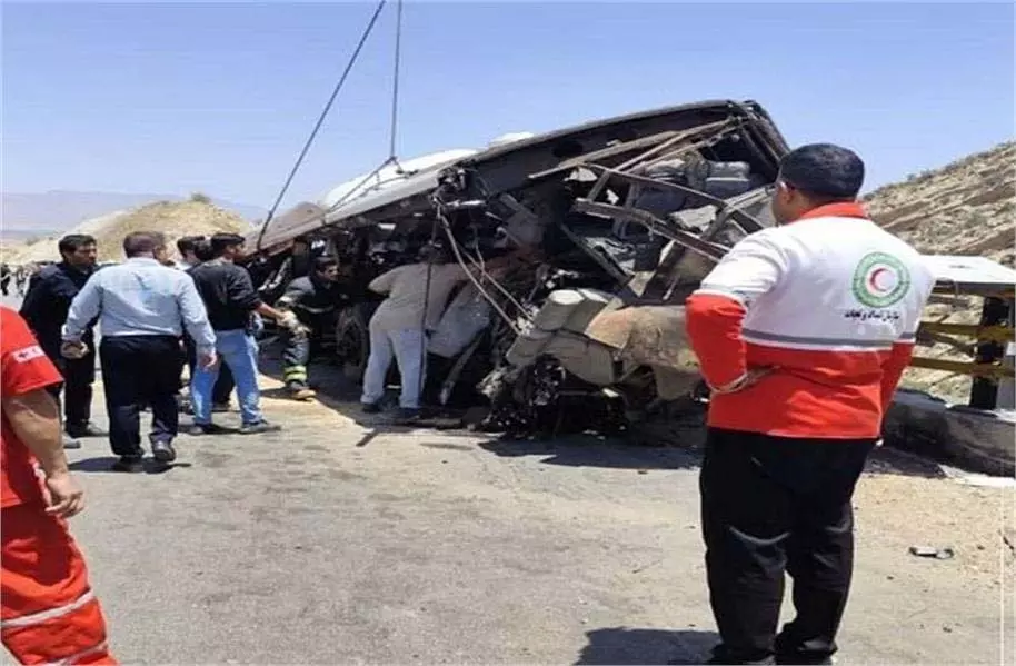 Iran: बस पलटने से कम से कम 21 लोगों की मौत, 34 घायल Iran: बस पलटने से कम से कम 21 लोगों की मौत, 34 घायल
