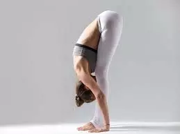 Yoga Tips: कम पानी पीने से हो सकती हैं कई स्वास्थ्य समस्याएं, ये योगासन इलाज में करेंगे मदद Yoga Tips: कम पानी पीने से हो सकती हैं कई स्वास्थ्य समस्याएं, ये योगासन इलाज में करेंगे मदद
