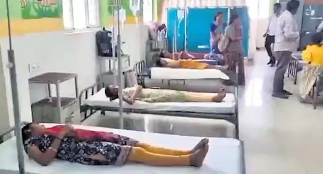 Telangana के स्कूलों में मानक संचालन प्रक्रिया के बावजूद खाद्य सुरक्षा में खामियां बरकरार Telangana के स्कूलों में मानक संचालन प्रक्रिया के बावजूद खाद्य सुरक्षा में खामियां बरकरार