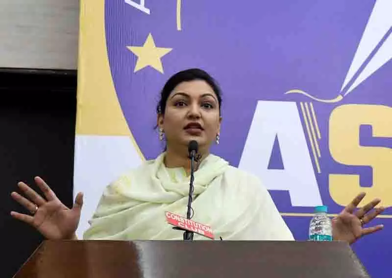 राजनीति को अलविदा, आप के अनमोल गगन ने Kharar MLA पद से इस्तीफा दिया राजनीति को अलविदा, आप के अनमोल गगन ने Kharar MLA पद से इस्तीफा दिया