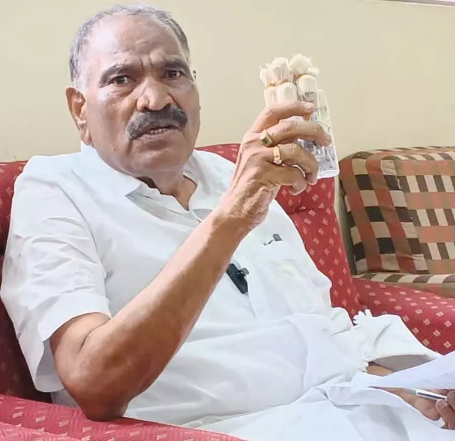 नारियल रोग की रोकथाम के लिए कदम उठाएँ: विधायक के.एम. शिवलिंगगौड़ा नारियल रोग की रोकथाम के लिए कदम उठाएँ: विधायक के.एम. शिवलिंगगौड़ा