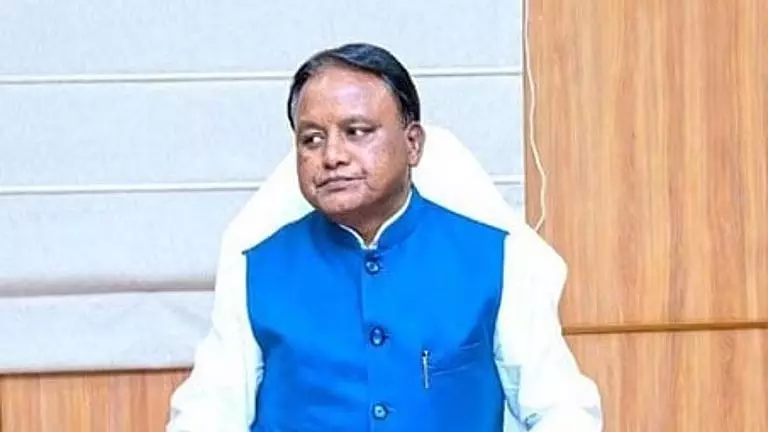 पुरी हमले में 75 प्रतिशत जली नाबालिग लड़की के मामले में CM माझी ने कठोरतम कार्रवाई का वादा किया पुरी हमले में 75 प्रतिशत जली नाबालिग लड़की के मामले में CM माझी ने कठोरतम कार्रवाई का वादा किया