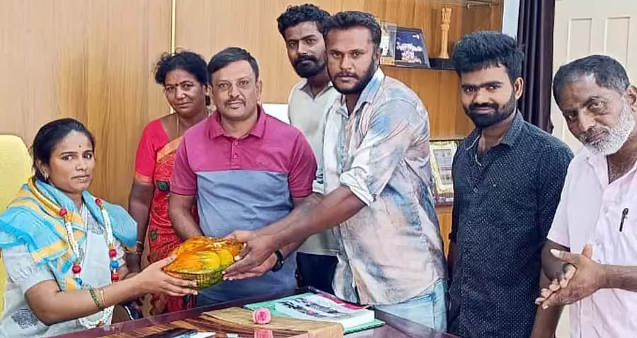 Karnataka : मांड्या जिले को बाल विवाह मुक्त बनाए Karnataka : मांड्या जिले को बाल विवाह मुक्त बनाए
