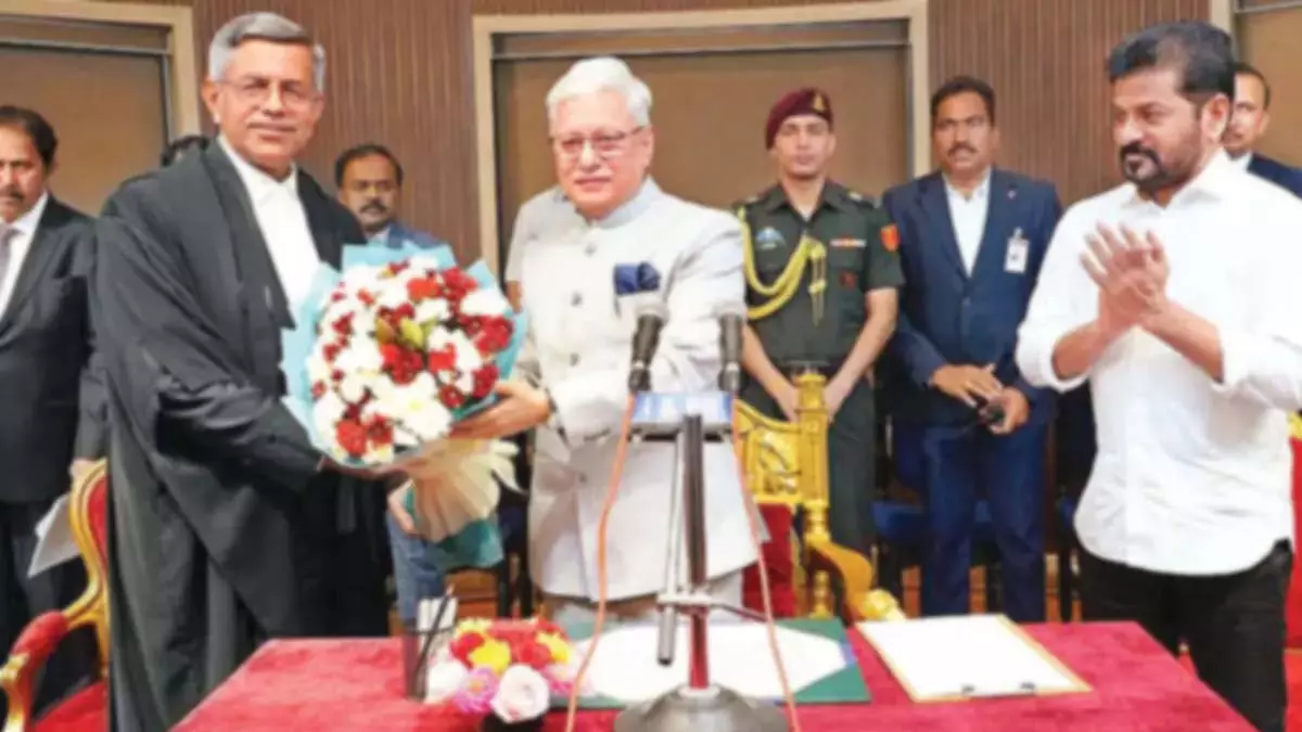 एके सिंह ने तेलंगाना उच्च न्यायालय के मुख्य न्यायाधीश के रूप में शपथ ली एके सिंह ने तेलंगाना उच्च न्यायालय के मुख्य न्यायाधीश के रूप में शपथ ली