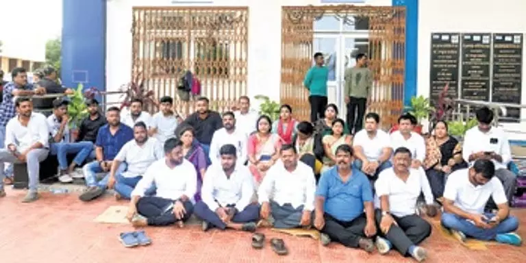 राजनीतिक विरोध के मद्देनजर AIIMS-भुवनेश्वर ने सार्वजनिक समारोहों पर रोक लगाई राजनीतिक विरोध के मद्देनजर AIIMS-भुवनेश्वर ने सार्वजनिक समारोहों पर रोक लगाई