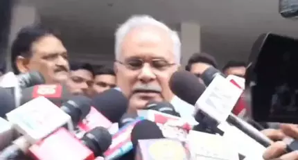 आधे घंटे तक चैतन्य बघेल से भूपेश बघेल ने की मुलाकात आधे घंटे तक चैतन्य बघेल से भूपेश बघेल ने की मुलाकात